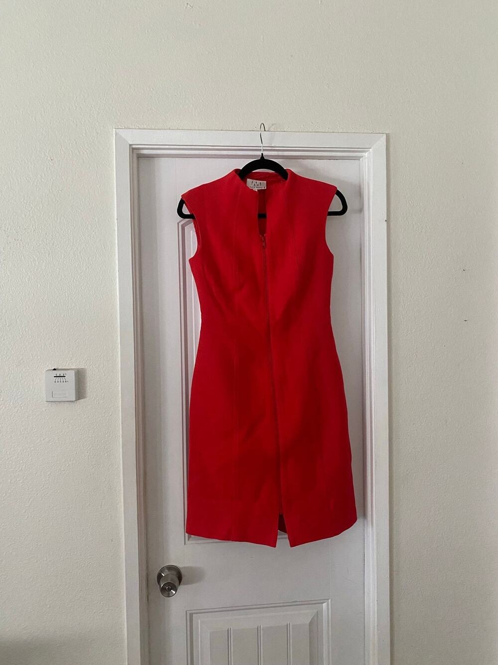 David Meister Red Sleeveless Sheath Cocktail Dress Size 2